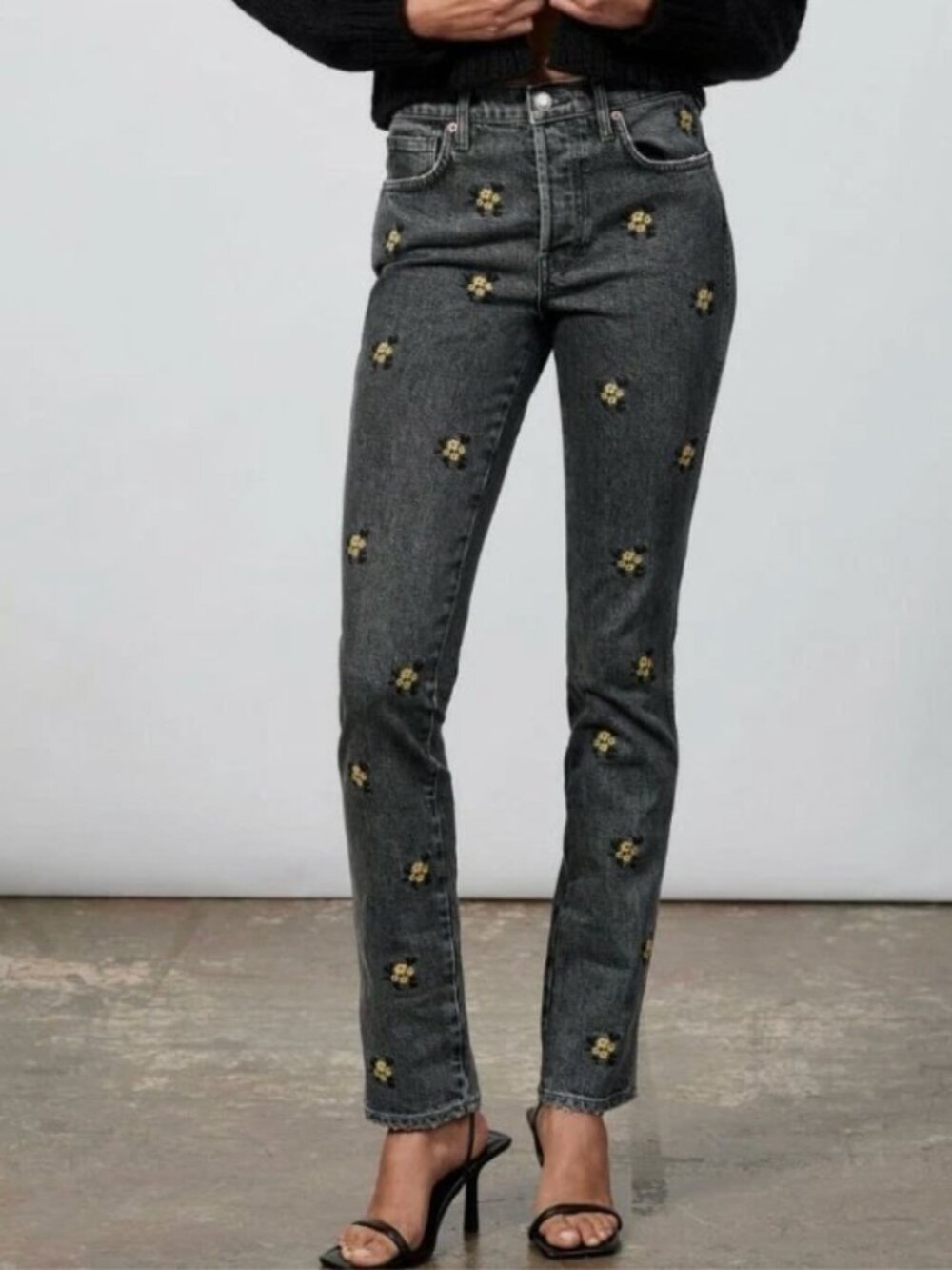 Zara Slim Full Length Jean In Black With Embroidered Yellow Flowers Size 4